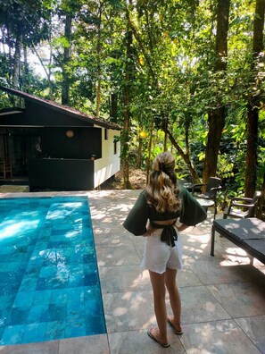 Outdoor pool, sun loungers - FINCA ARDILLA (Cahuita)