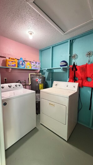 Interior - 2-bedroom house in beautiful Bradenton with AC, fitness room (Bradenton)