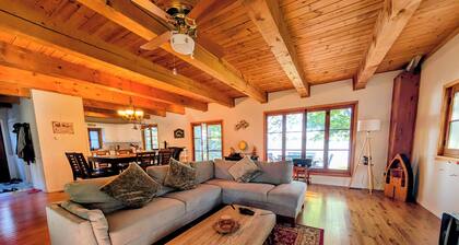 Waterfront 2br fully equipped private cottage with wooded area and large yard