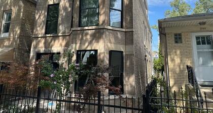 Chic Chicago Spa Retreat – Luxe & Light-Filled