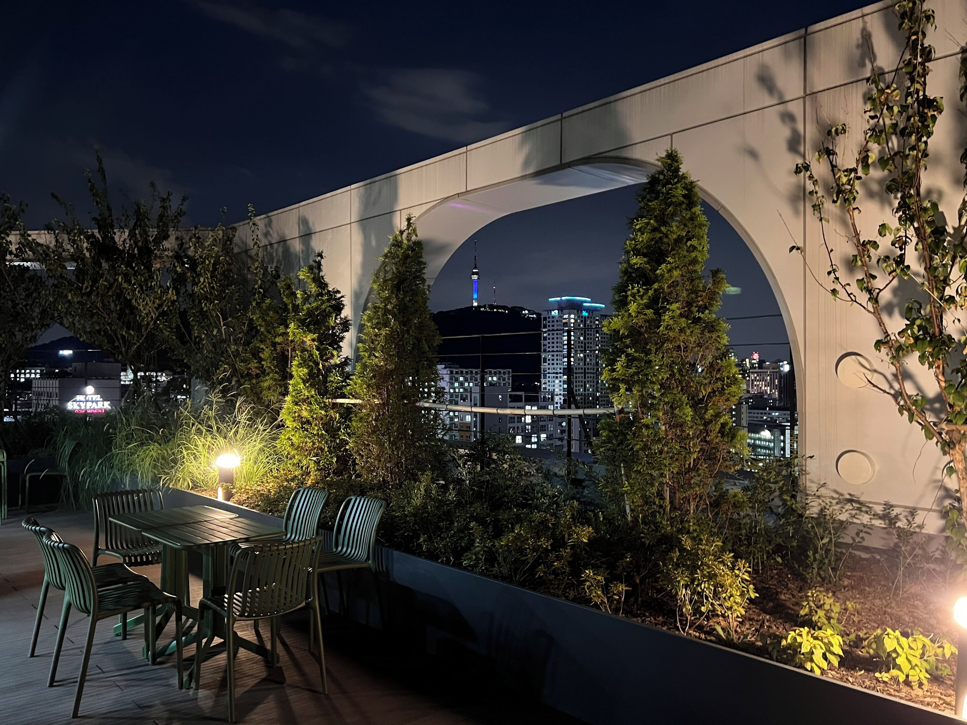 屋外ダイニングエリア