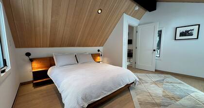 Scandinavian 2BR Cozy Retreat,Steps to Shuttle, 12 Min to Vail Village