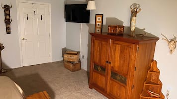 1 bedroom, bed sheets