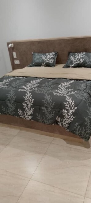 3 bedrooms, iron/ironing board, Internet, bed sheets