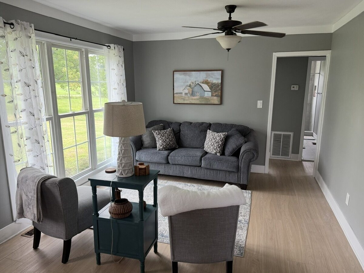 Photo 4 of Pond View provides a quiet privacy just 8 minutes from the airport.