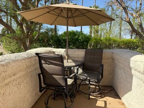 屋外ダイニングエリア