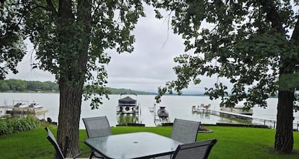 Welcome to your relaxing getaway on the sought after Briggs Lake Chain!