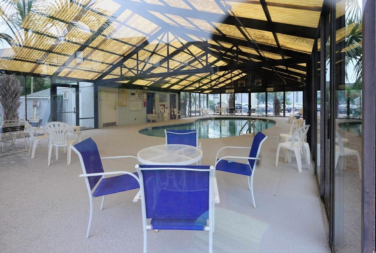 Piscine couverte, piscine extérieure