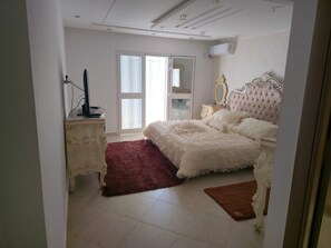 熨斗/熨衣板、免费 WiFi、床单