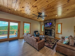 TV connectée, cheminée