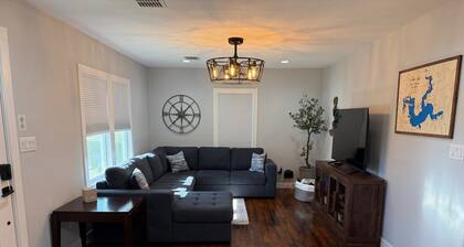 Quaint 2-bedroom house by Caddo Lake.