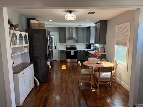 Quaint 2-bedroom house by Caddo Lake.