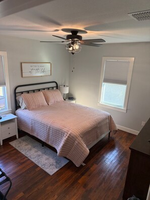 Strykejern/-brett, wi-fi og sengetøy