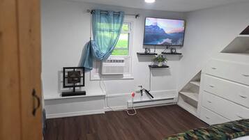 4 Schlafzimmer, Bügeleisen/Bügelbrett, WLAN, Bettwäsche