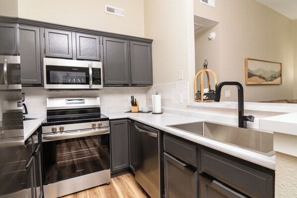 Fridge, microwave, oven, stovetop