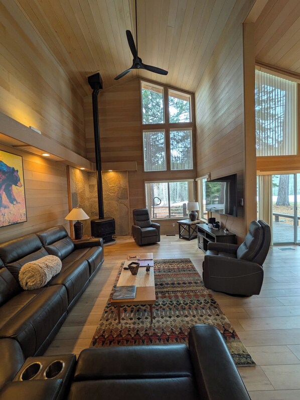 Smart TV, fireplace, DVD player, books