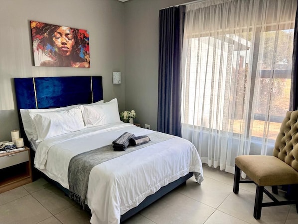 9 bedrooms, iron/ironing board, Internet