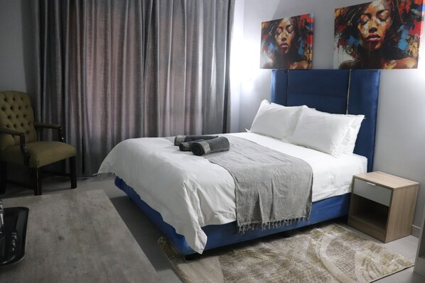 9 bedrooms, iron/ironing board, internet
