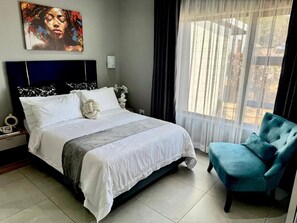 9 bedrooms, iron/ironing board, internet