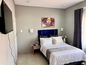9 bedrooms, iron/ironing board, internet