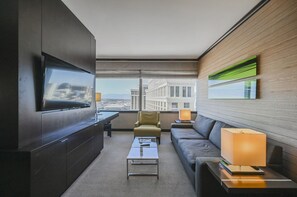 TV - Studio Strip View | City Center | Vdara (Las Vegas)