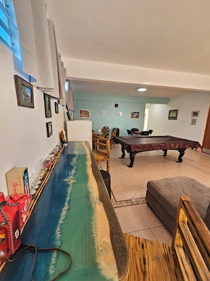 Game room - Spacious Oceanfront Villa_Game Room Bar, XL Balcony, Park_Family &Groups Retreat (Hatillo)