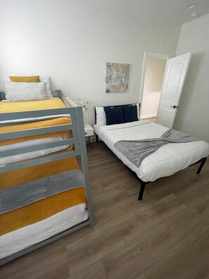 3 Schlafzimmer, Bügeleisen/Bügelbrett, kostenloses WLAN, Bettwäsche