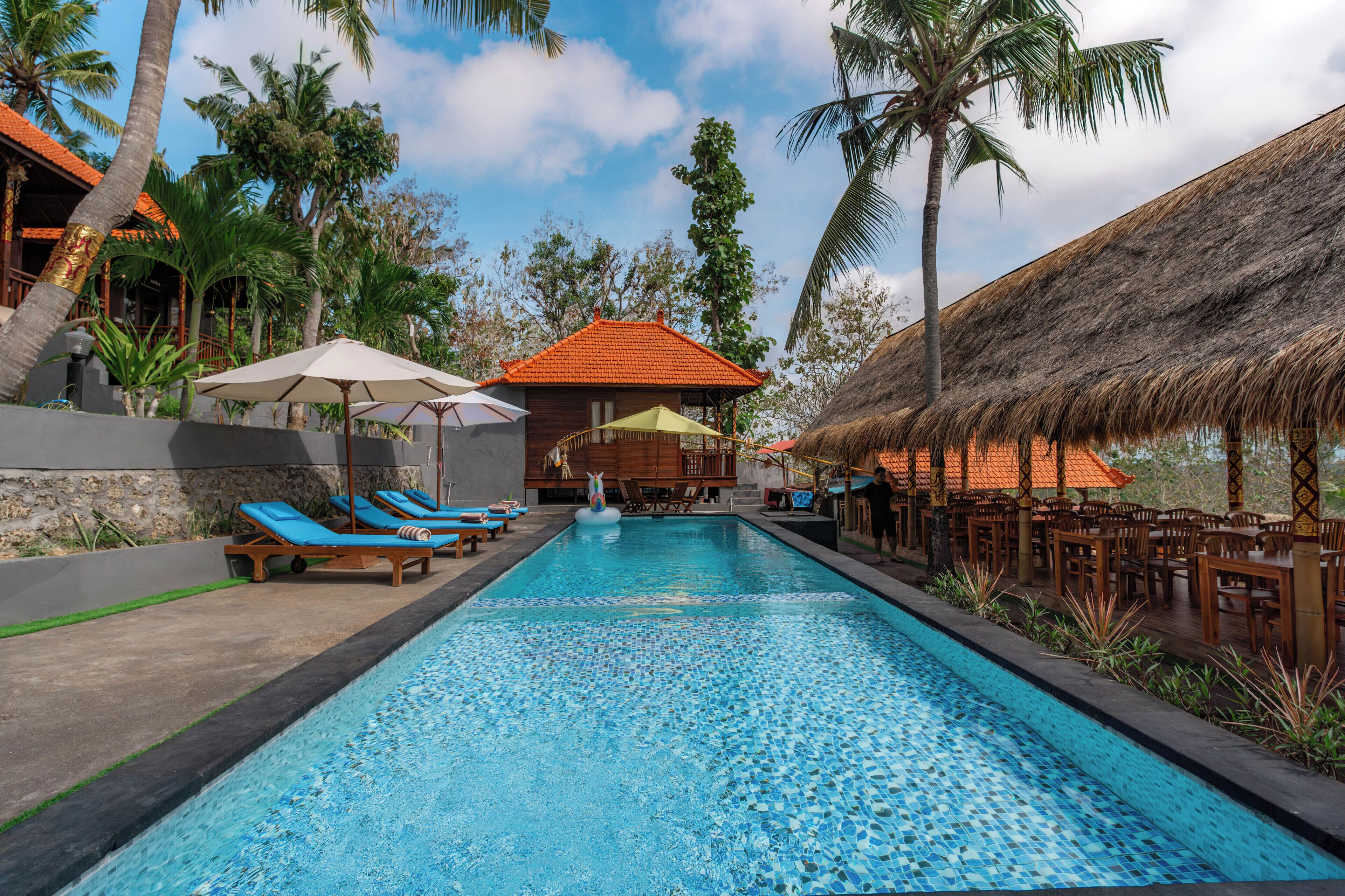 Kolam renang outdoor