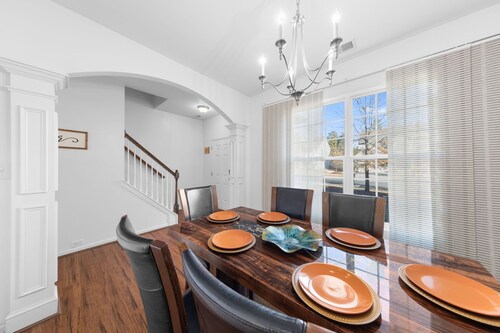 5B House Next to Oulets