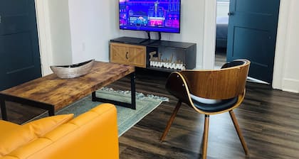 2 bed room apartment over the heart of OTR