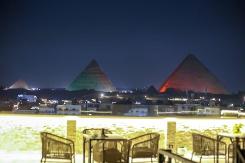 Point Pyramids View Inn