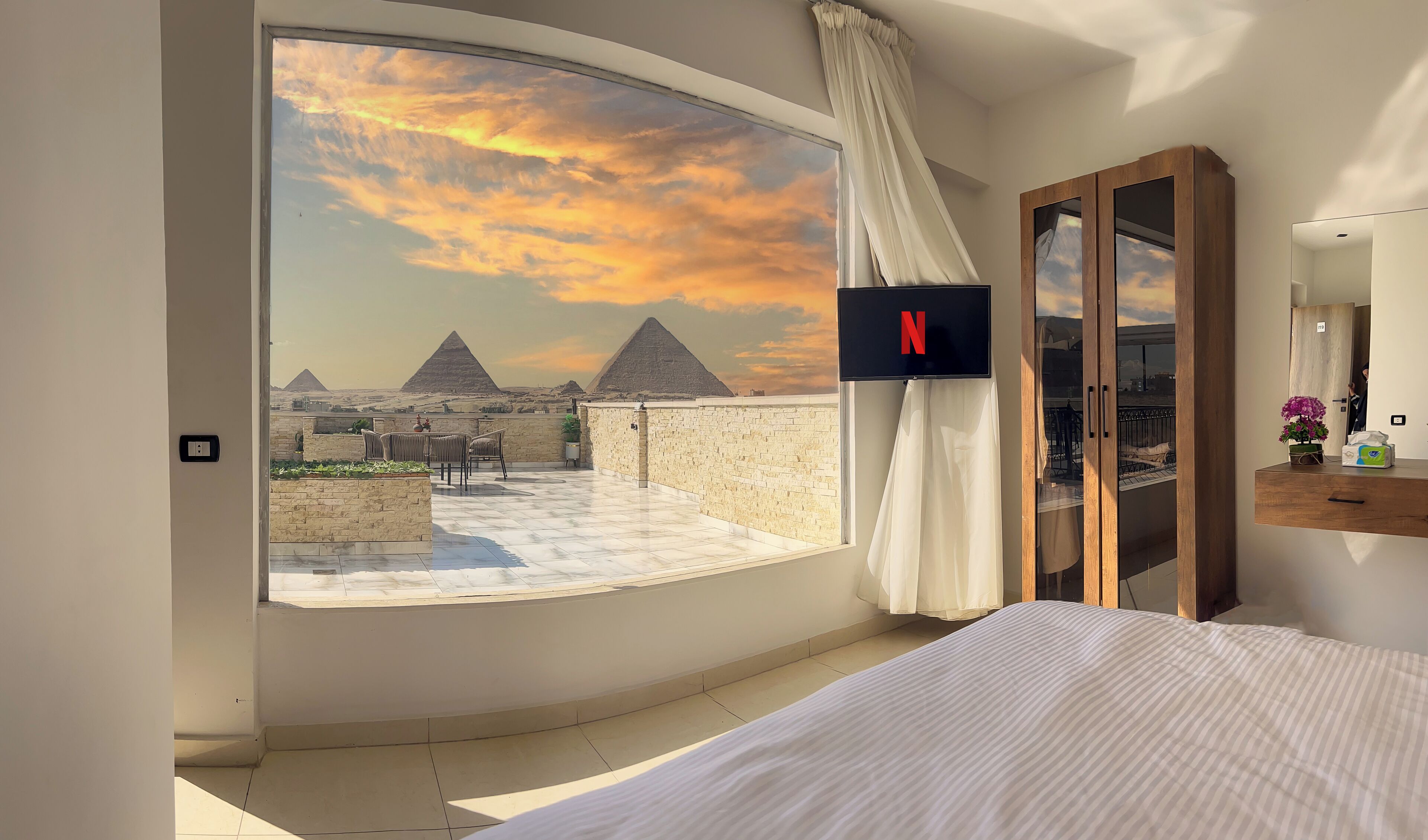 Superior Room | In-room safe, individually decorated, individually furnished, desk