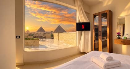 Point Pyramids View Inn