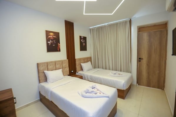 Superior Double or Twin Room, Mountain View | In-room safe, soundproofing, iron/ironing board, free WiFi
