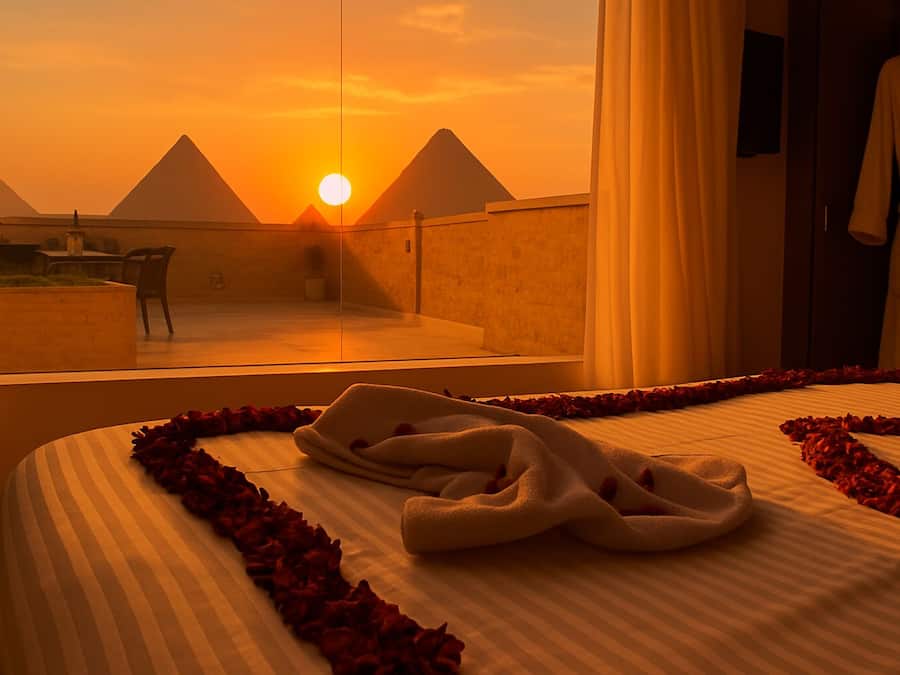 Caja de seguridad en la habitación y decoración personalizada