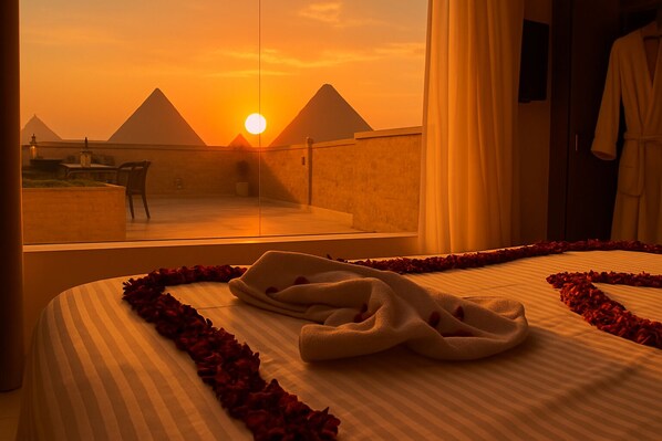 Habitación superior | Caja fuerte, decoración individual, mobiliario individual y escritorio