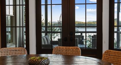 Lakeview Landing -Lakefront, Private Dock, Wood Burning Fireplace