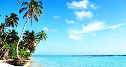 Spacious 5-bedroom building in Wonderful F.Nilandhoo with AC