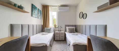 2 bedrooms, iron/ironing board, WiFi, bed sheets