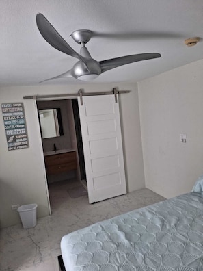 Iron/ironing board, free WiFi