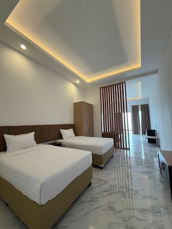 Decoración personalizada, escritorio, wifi gratis y ropa de cama