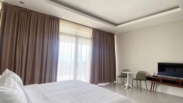 Individually decorated, desk, free WiFi, bed sheets