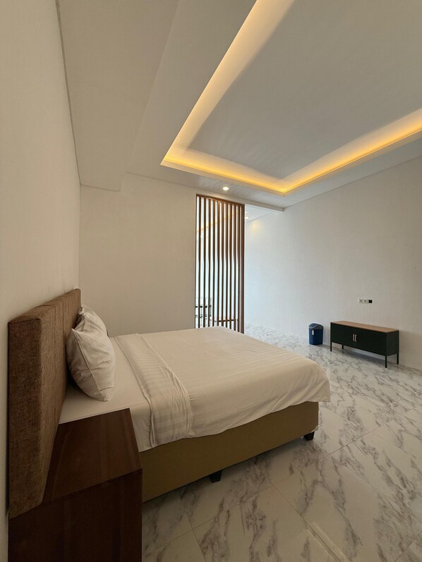 Familie driepersoonskamer | Individueel gedecoreerd, een bureau, gratis wifi, beddengoed