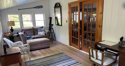 Charming Cabin, Lake Access! Backyard Bubbling Brook. Pets Welcome!