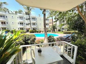 Deluxe Studio, Pool View | Terrace/patio