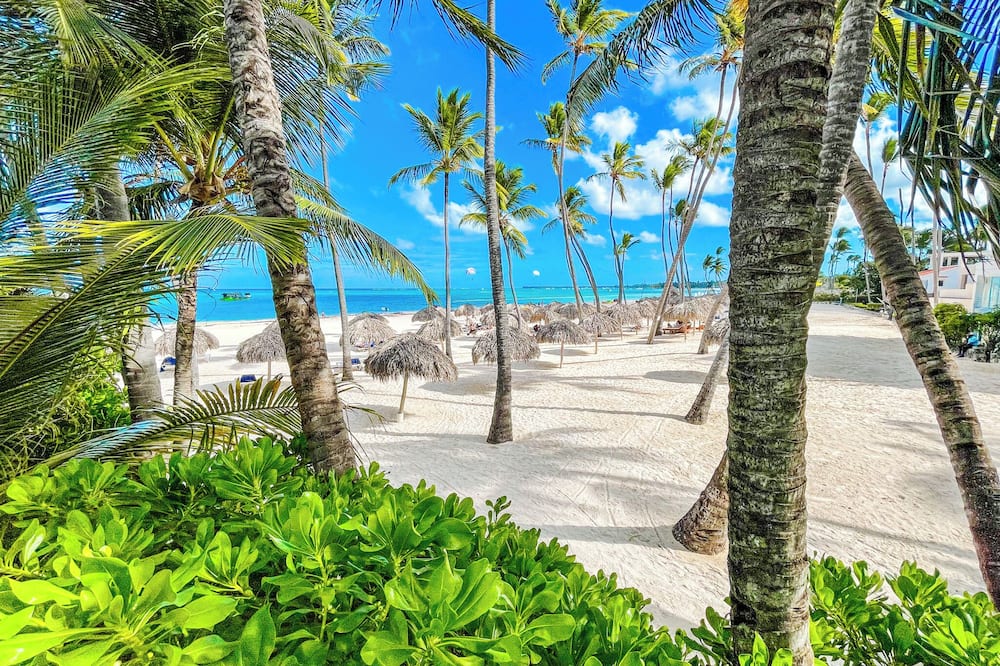 PUNTA CANA Paradise Studios BEACH POOL