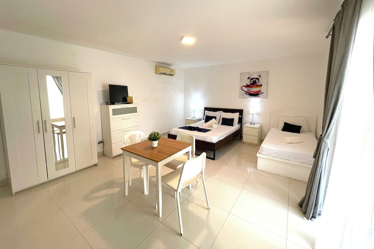 In-room safe, iron/ironing board, free WiFi