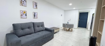 Spacious apartment in the North on Av 19 Norte