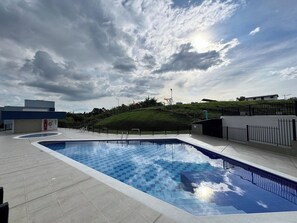 Pool - Spacious and beautiful apartment with swimming pool gym (Armenia)
