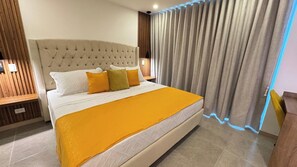 1 dormitorio, tabla de planchar con plancha, wifi y ropa de cama